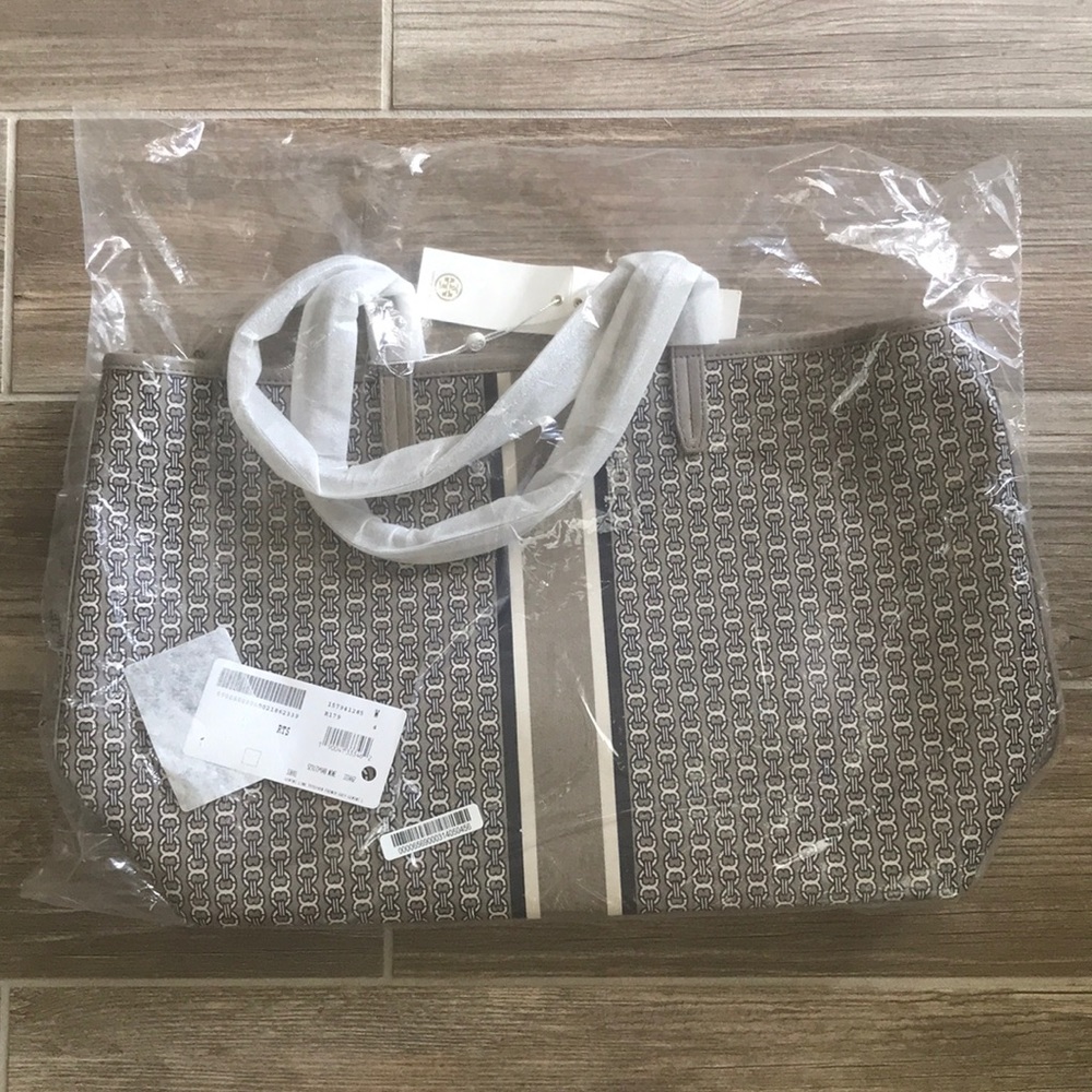 🔅SOLD 🔅Tory Burch Gemini Link Tote - Picture 3 of 8